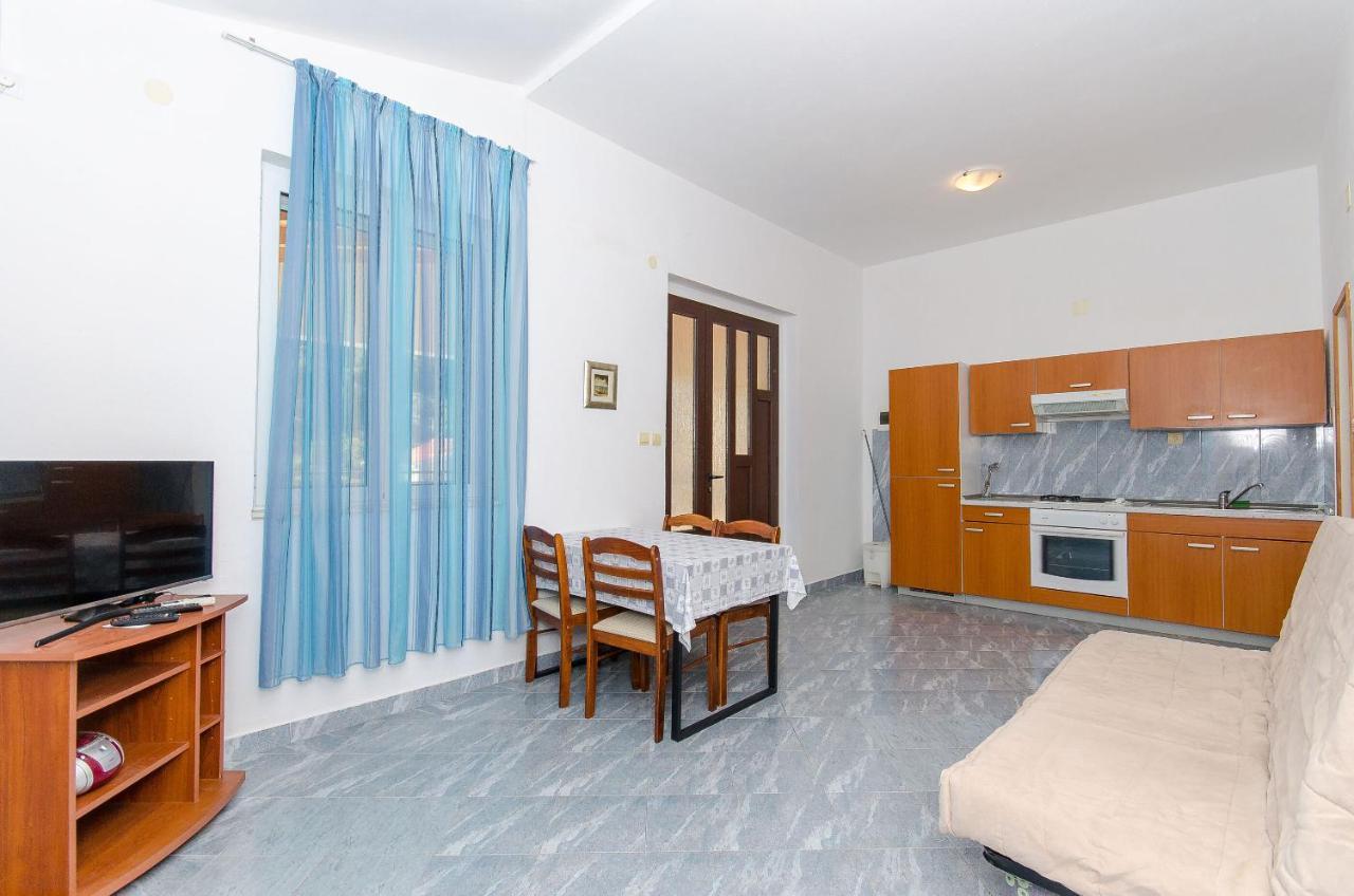 Apartments Ivanka Vis Exteriér fotografie