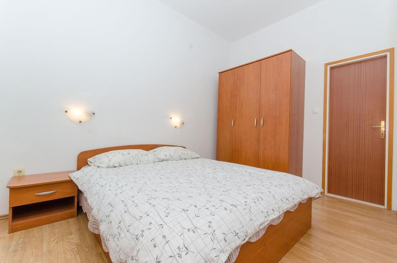 Apartments Ivanka Vis Exteriér fotografie