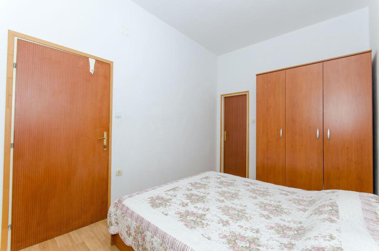 Apartments Ivanka Vis Exteriér fotografie