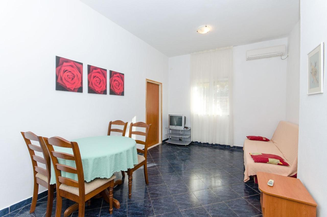 Apartments Ivanka Vis Exteriér fotografie